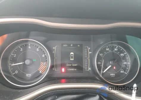 2014 Jeep Cherokee Latitude z USA, uszkodzony, nr VIN 1C4PJLCS1EW299223